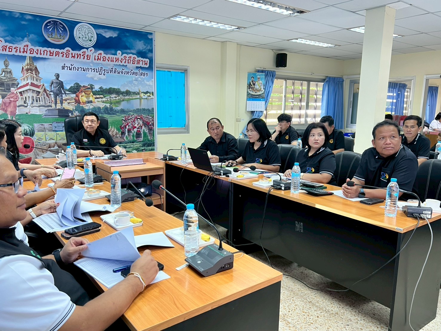 title - เลขาธิการ ส.ป.ก. ตรวจเยี่ยม ส.ป.ก.ยโสธร และลงพื้นที่ตรวจเยี่ยมกลุ่มวิสาหกิจชุมชนโคขุนหนองแหน และศูนย์ต้นแบบเกษตรทฤษฎีใหม่ในเขตปฏิรูปที่ดิน (นายสุริยา  หงษ์ลอยวงษ์) จังหวัดยโสธร